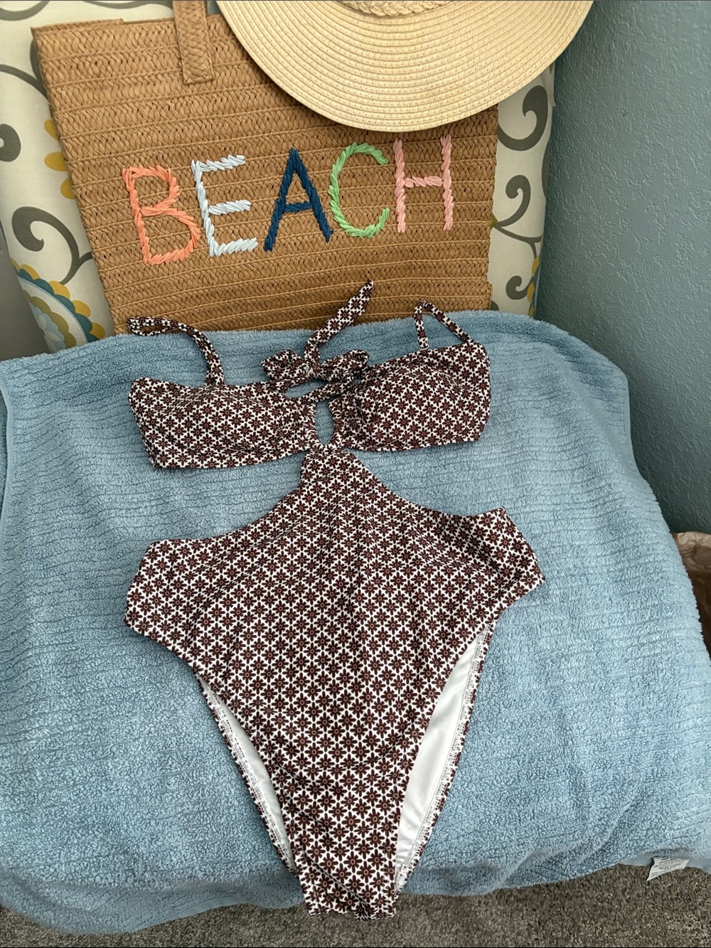 Brown & White Geometric one piece Swimsuit Cup She never worn